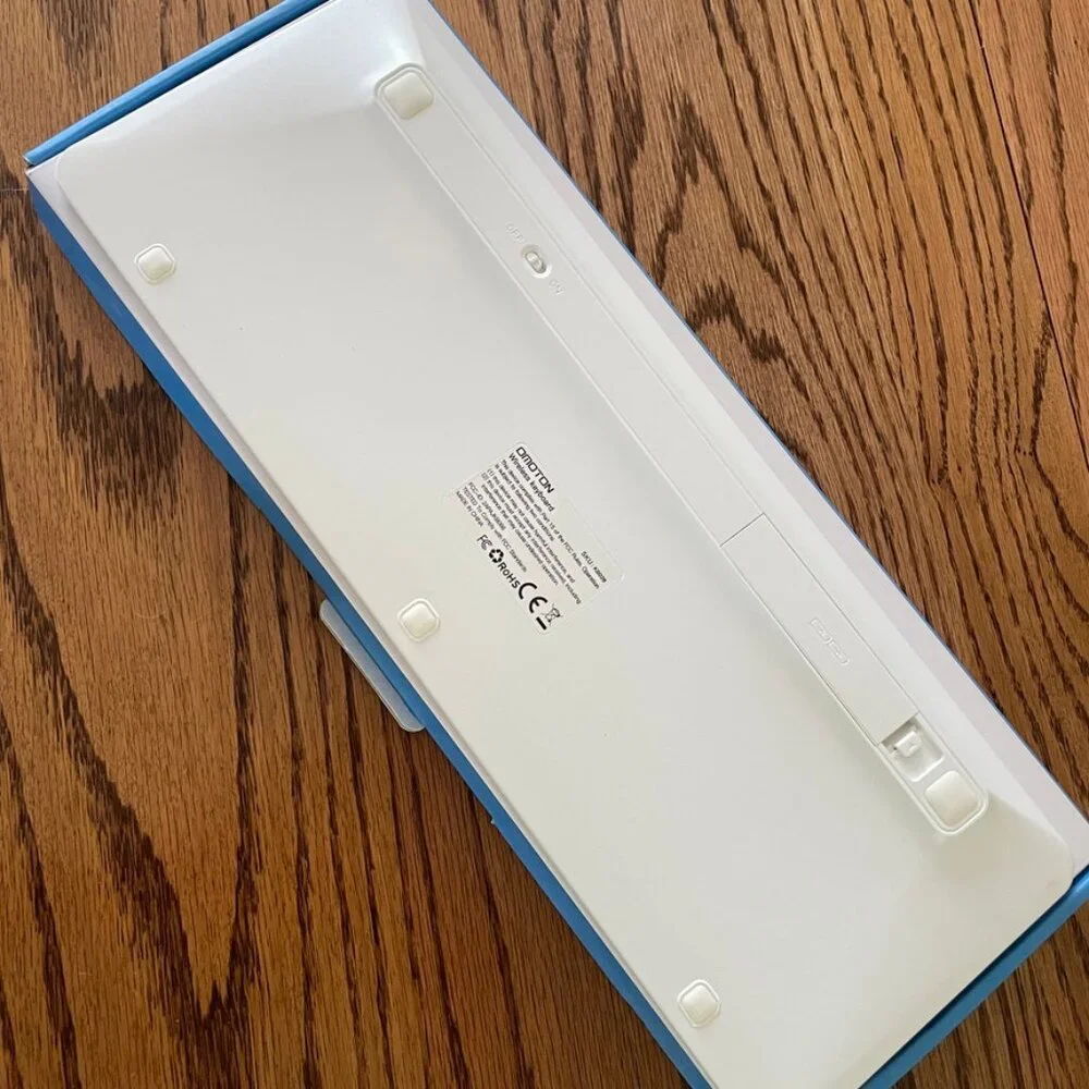 OMOTON Keyboard with Numeric, Ultra Slim Wireless Bluetooth Keyboard